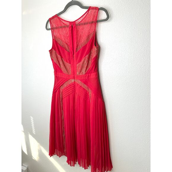 BCBGMAXAZRIA Raya Red Sleeveless Chevron Pleated Lace Dress 6 - Picture 6 of 16